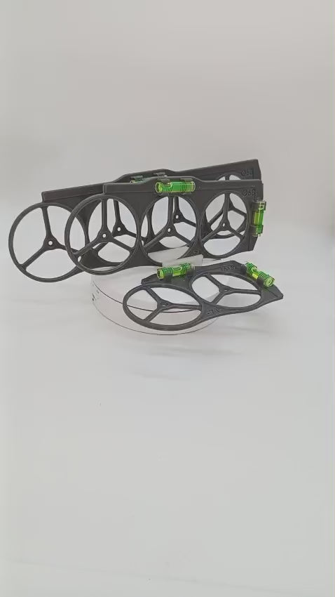 Szablony z poziomicami do wymiarowania otworów puszek elektrycznych / gniazdek Ø68 mm, 3 szt.